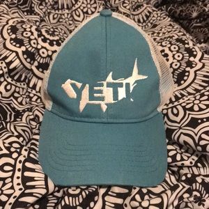 Yeti hat